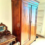 Les De La Violette Bed & Breakfast *
