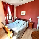 Les De La Violette Bed & Breakfast *