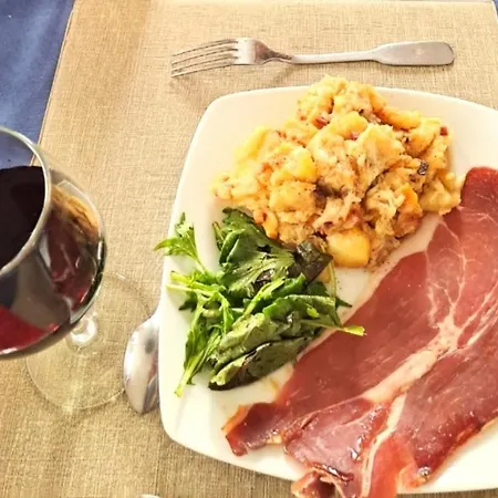 Les De La Violette Bed & Breakfast