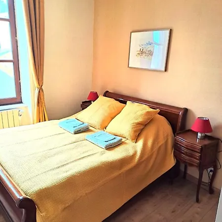 Les De La Violette Bed & Breakfast
